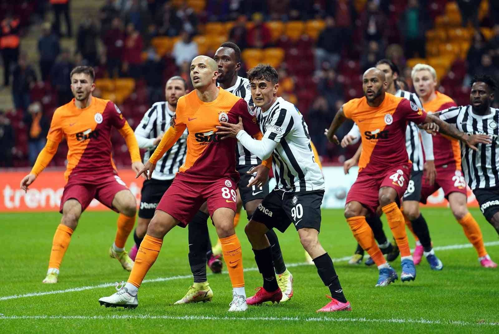 Spor Toto Süper Lig: Galatasaray: 1 – Altay: 1 (İlk yarı)