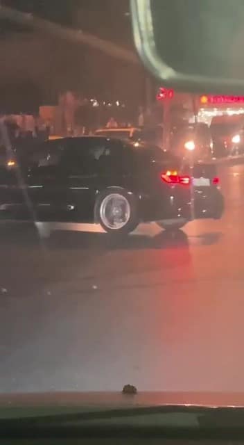 Sultanbeyli’de kırmızı ışıkta drift terörü kamerada