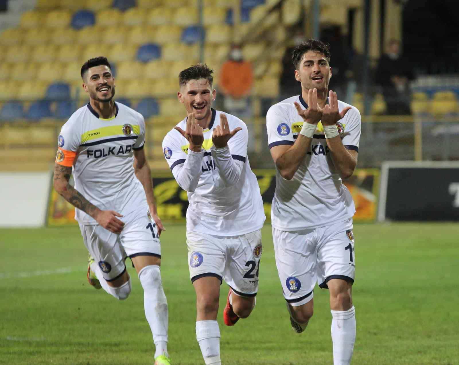 Menemenspor 3 puan peşinde