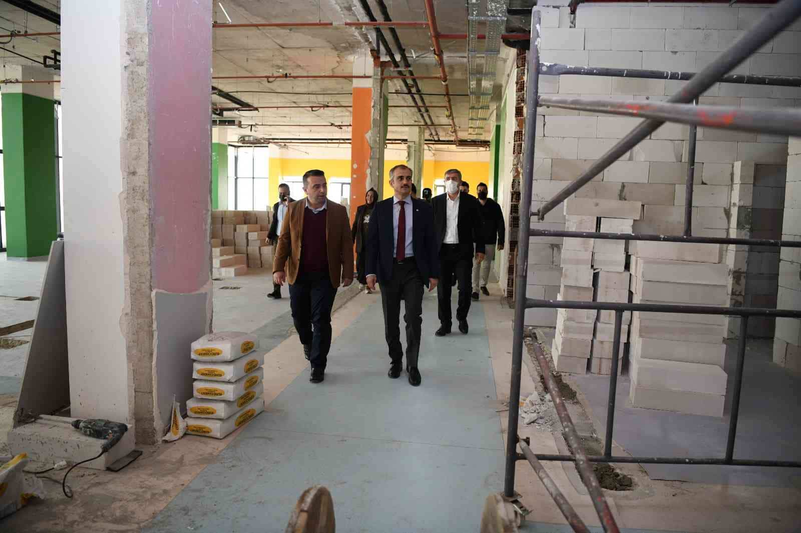 Bu merkezde gençler hem eğlenecek hem öğrenecek