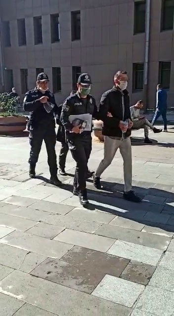 Romanya’dan gelip fuarda iş adamını soydular, ikinci işlerinde suç üstü yakalandılar: O anlar kamerada