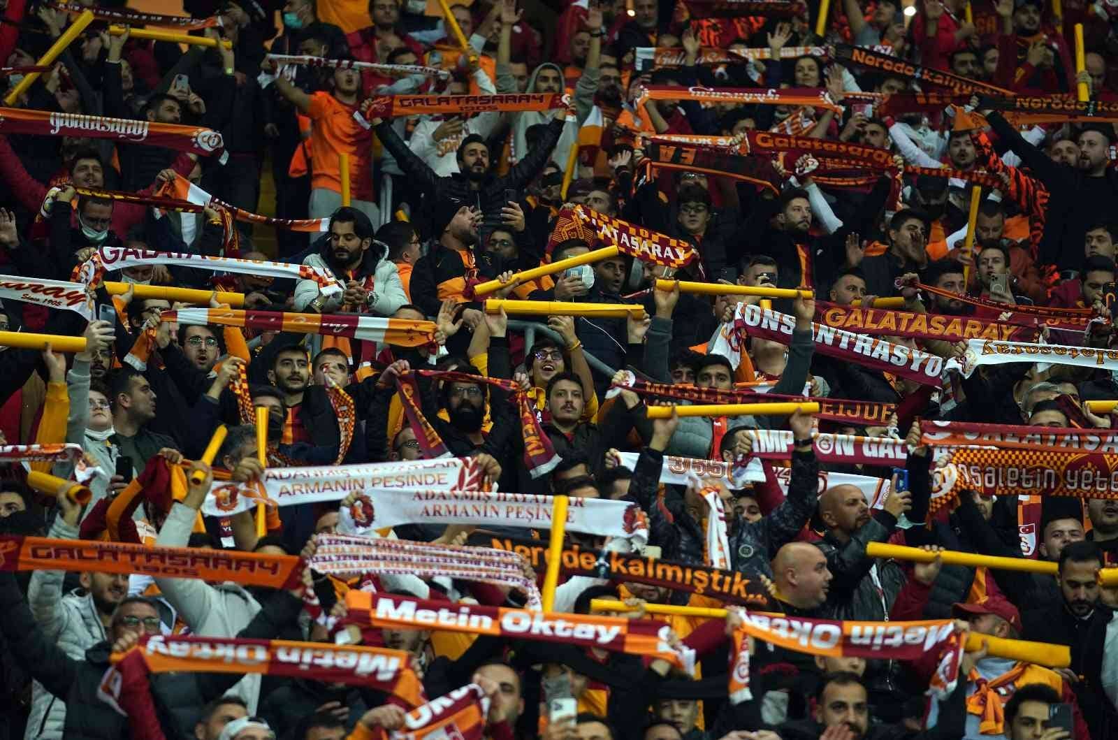 Spor Toto Süper Lig: Galatasaray: 1 – Fenerbahçe: 0 (Maç devam ediyor)