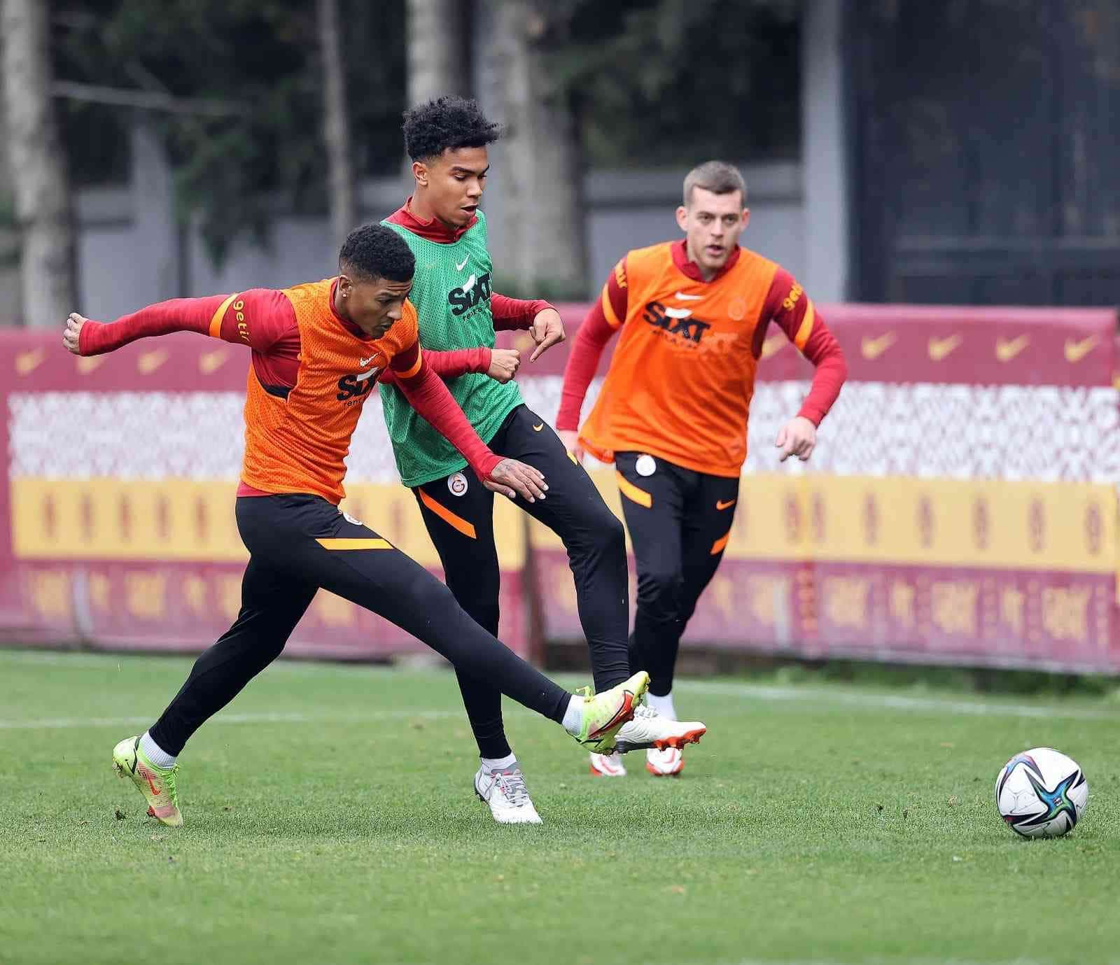 Galatasaray’da adalesinde ağrı hisseden Morutan antrenmanda yer almadı
