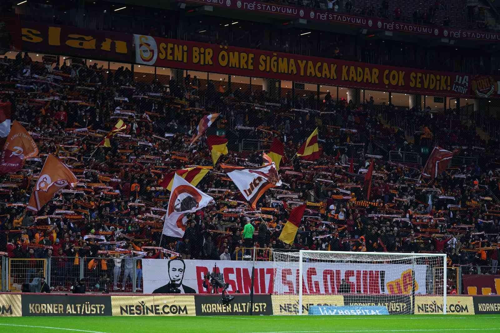 Spor Toto Süper Lig: Galatasaray: 0 – Altay: 1 (Maç devam ediyor)