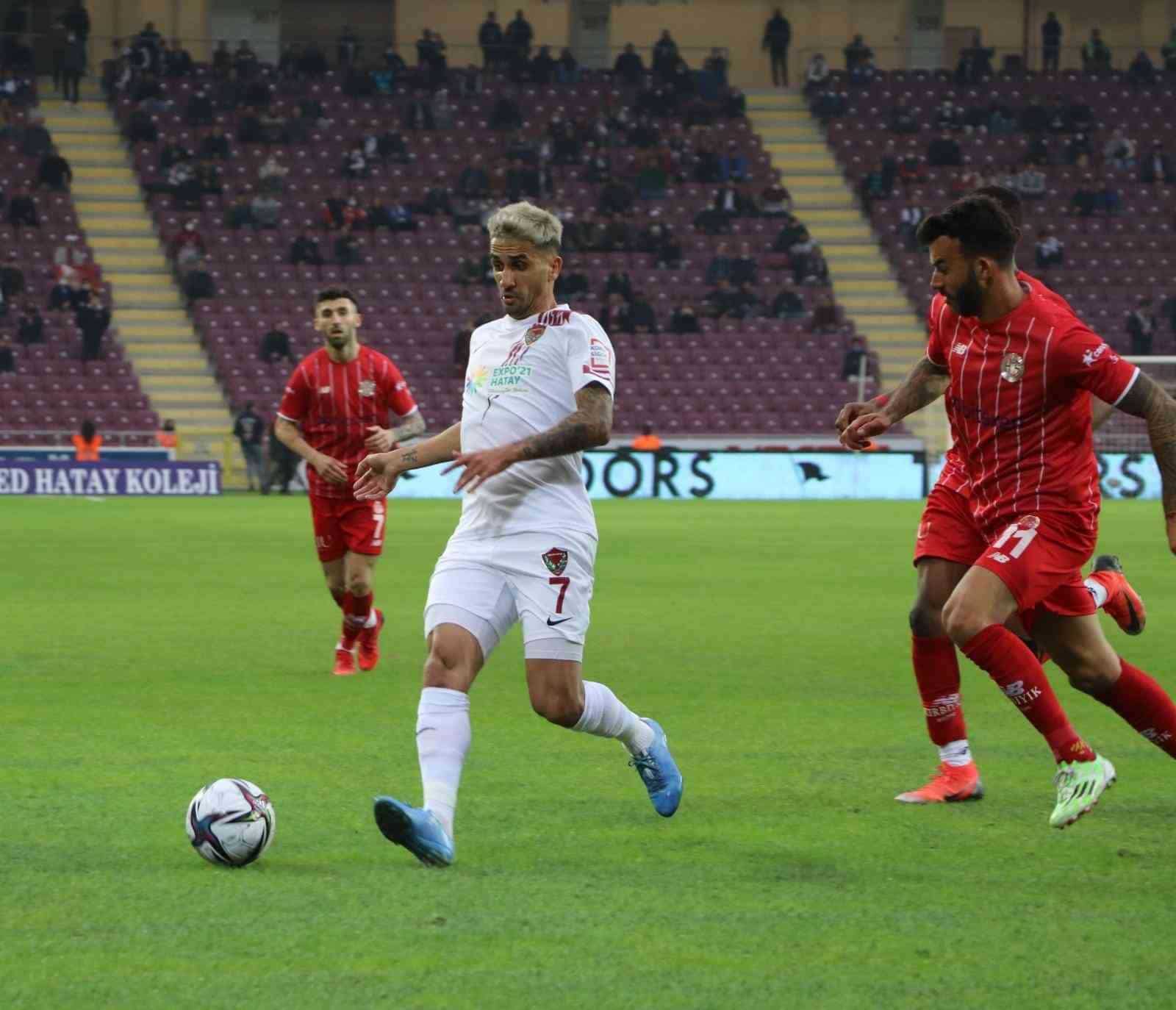 Spor Toto Süper Lig: A. Hatayspor: 1 – Antalyaspor: 1 (İlk yarı)