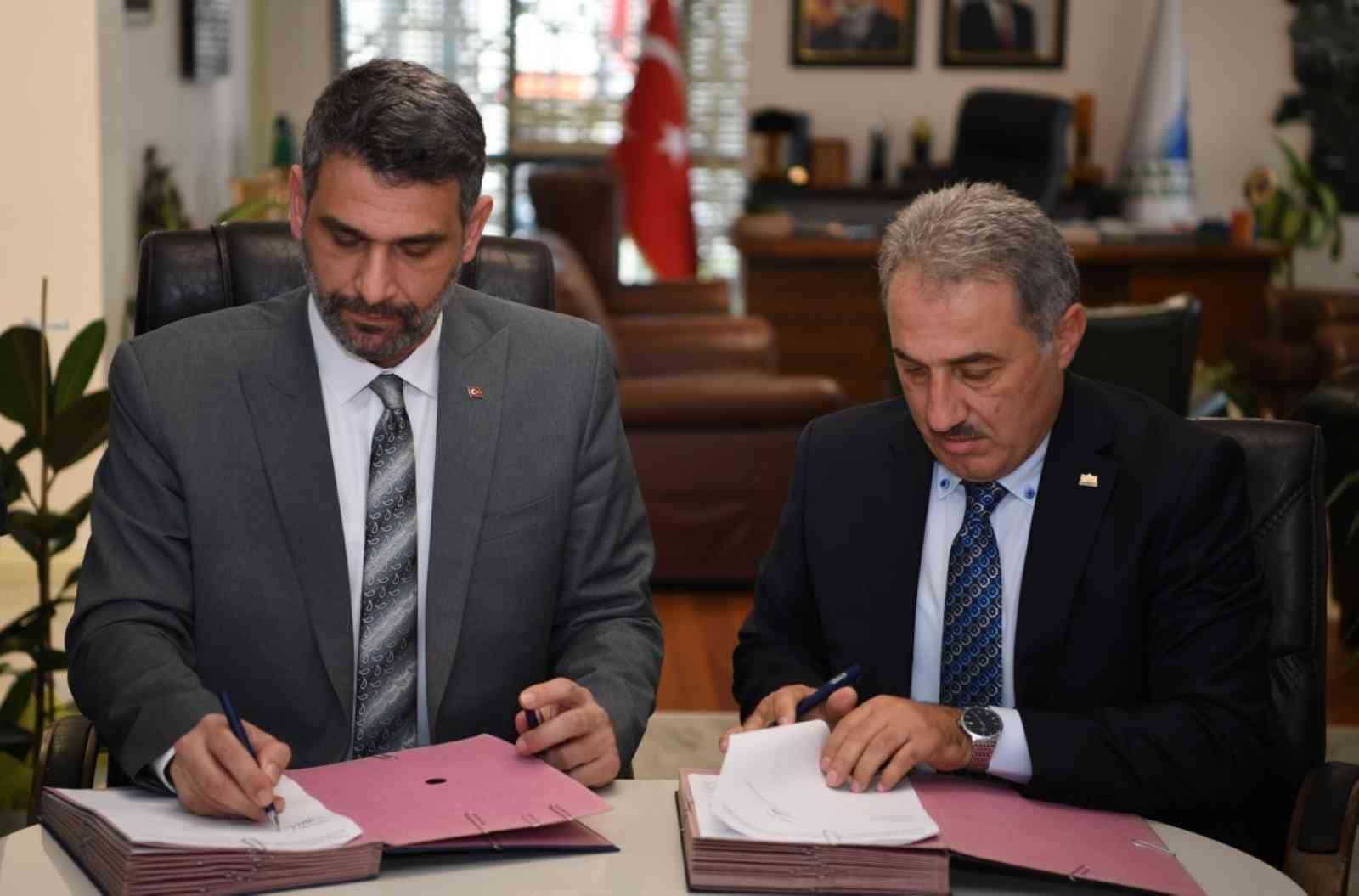 Kartepe Belediyesi’nde sosyal denge sözleşmesi imzalandı