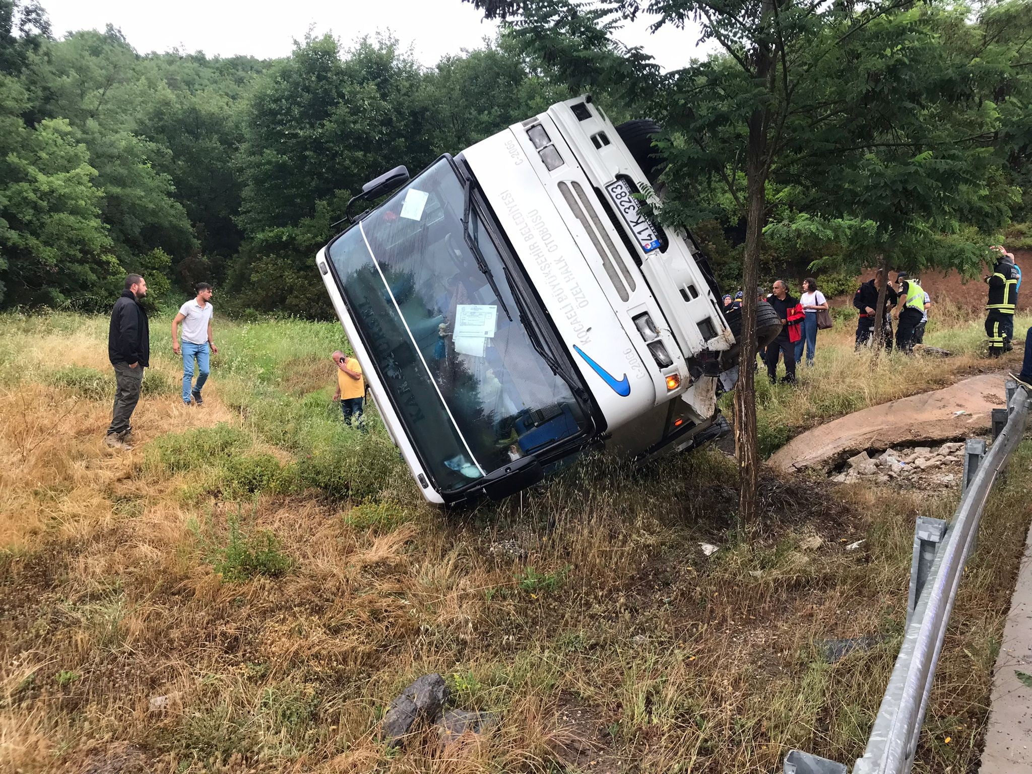 Kursiyerleri Taşıyan Minibüs Kaza Yaptı