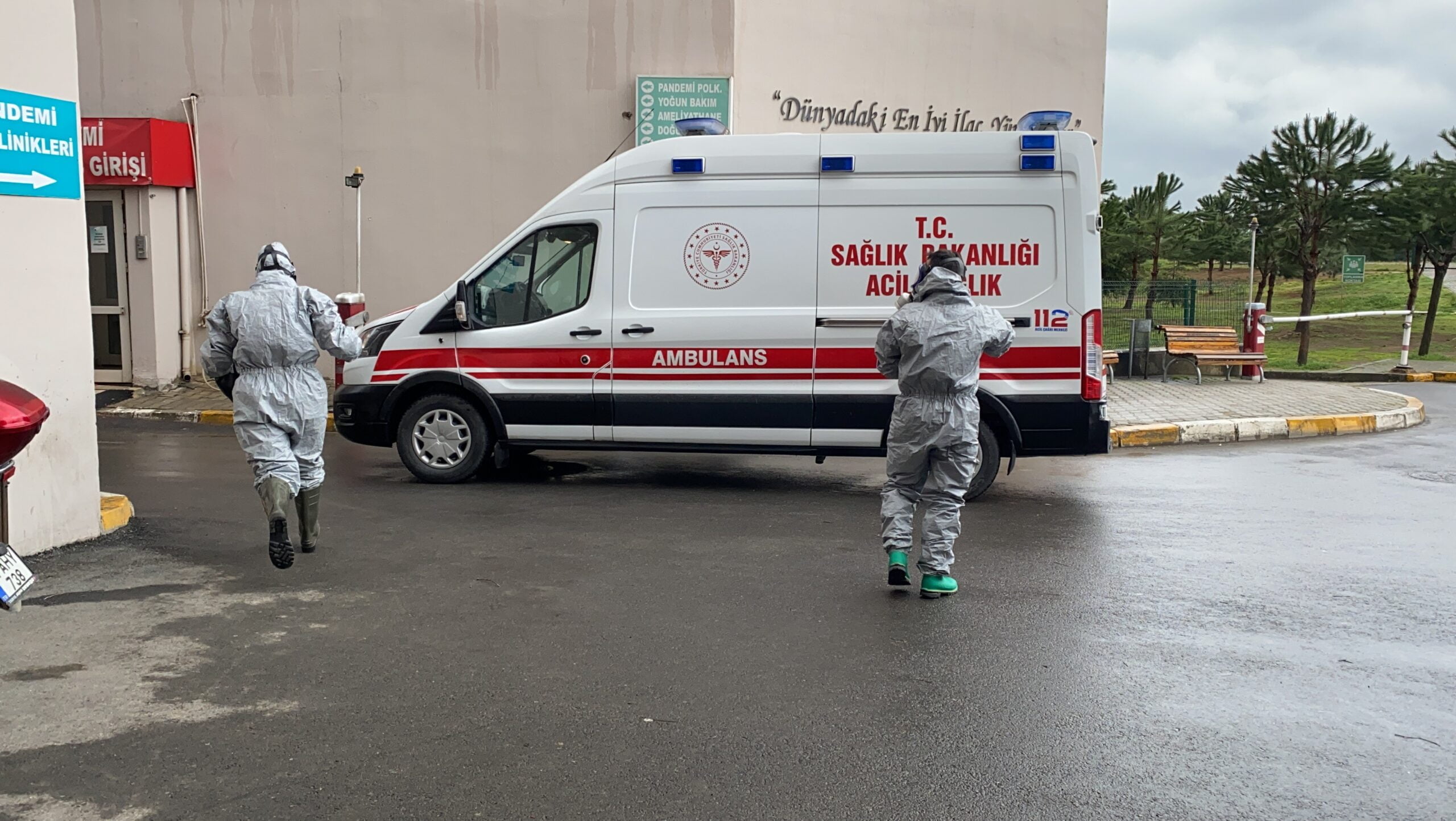 KBRN Kıyafetlerini Giyip Zamanla Yarıştılar