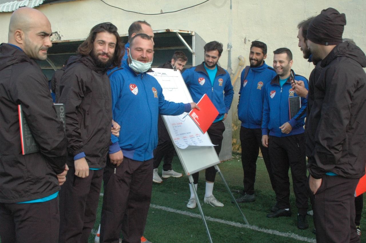 C Antrenör kursuna 30 aday katılıyor
