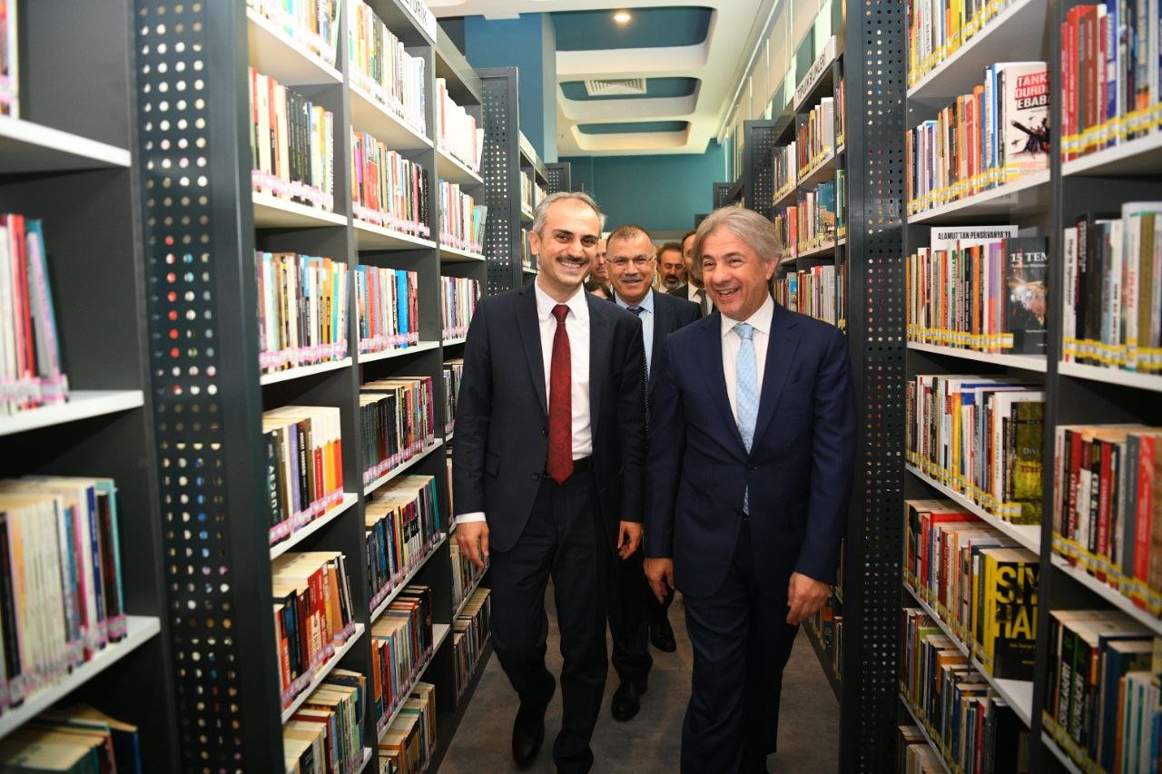 Çayırova’ya 25 Bin Kitaplı Yeni Nesil Kütüphane