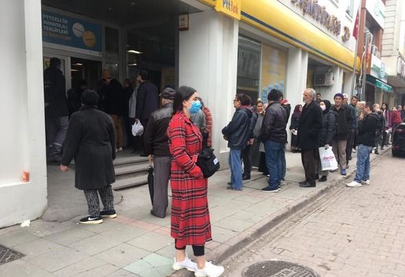 PTT Kuyruklarına E- Devlet Önlemi
