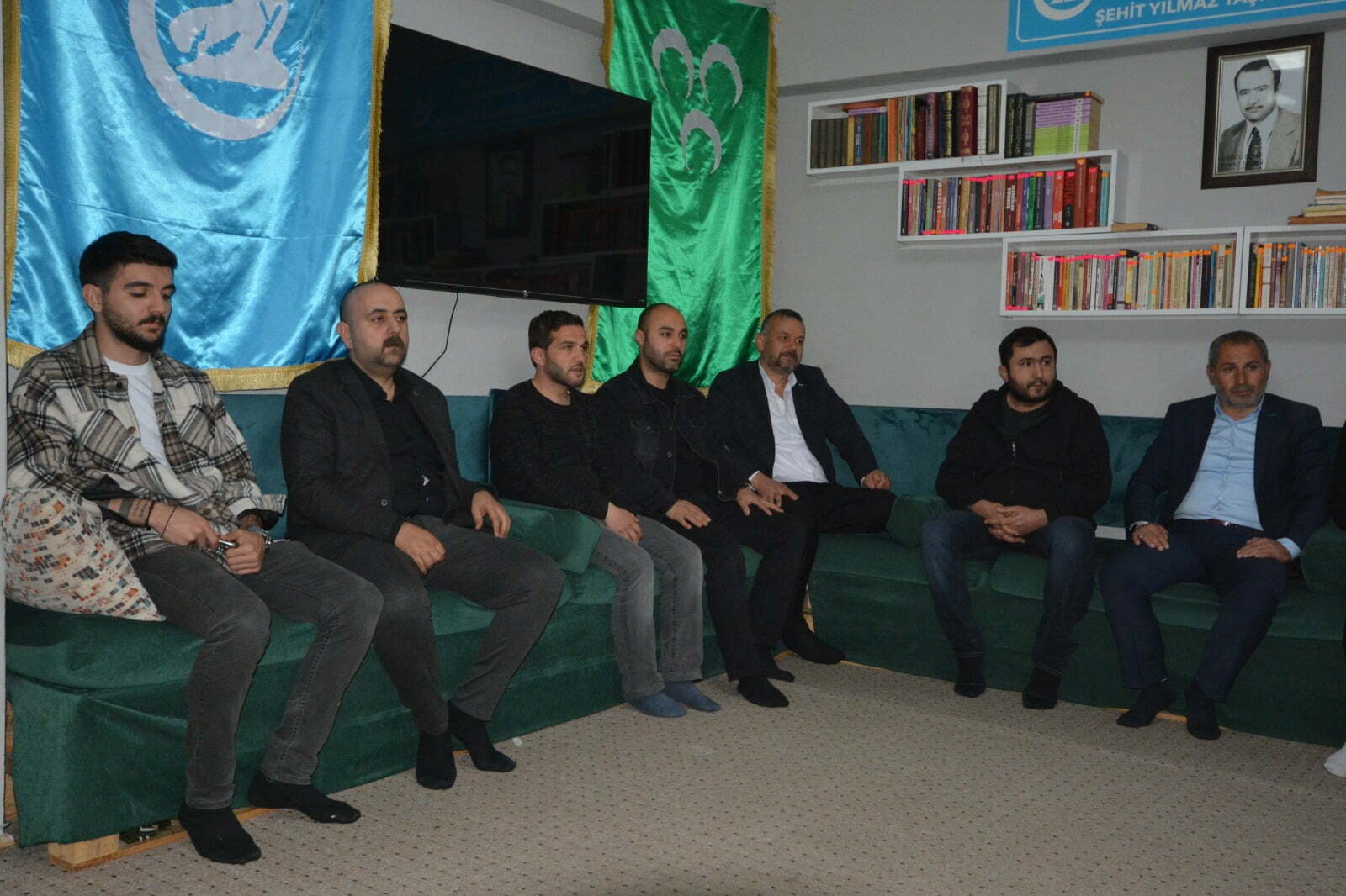 MHP Miletvekili aday adaylarından Gebze Ülkü Ocağına ziyaret MHP Miletvekili aday adaylarından Gebze Ülkü Ocağına ziyaret
