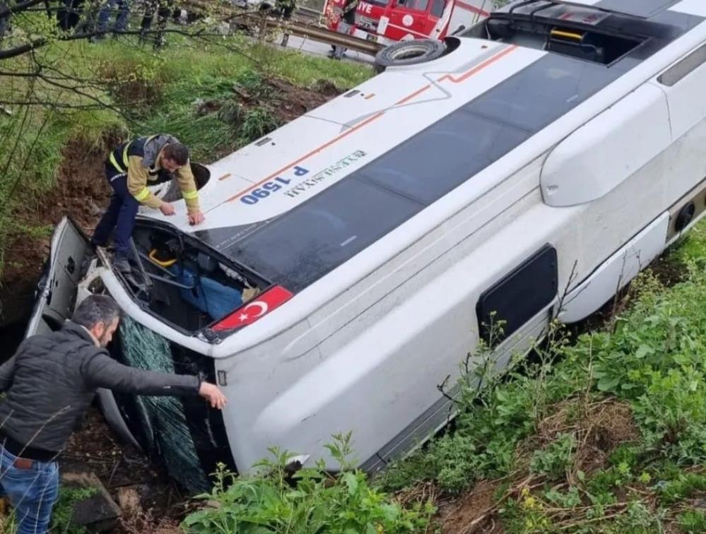 Gebze'de İşçi Servisi Devrildi: 8 Yaralı