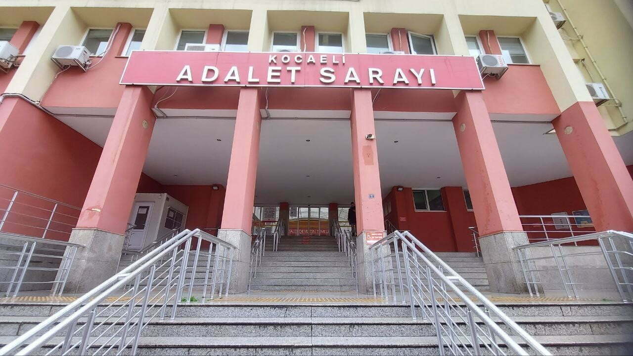Ayvalık’ta tatil yapacaktı, dolandırıcıların ağına düştü