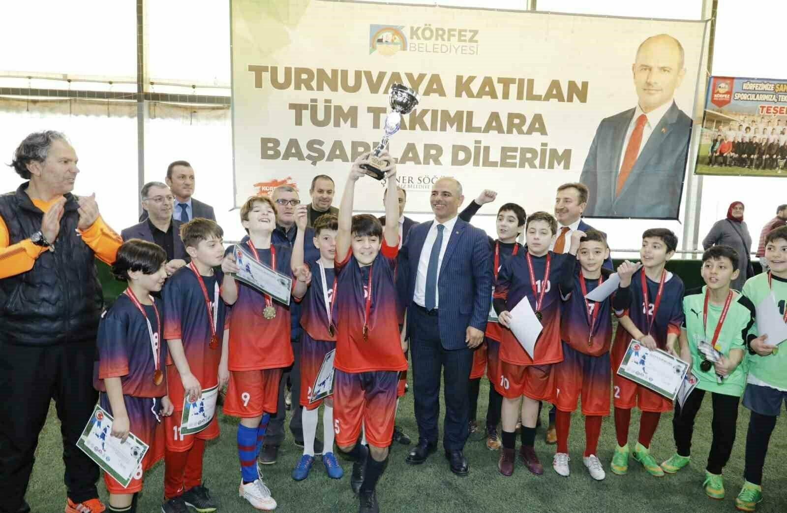 Kupada gülen Petkim Ortaokulu oldu