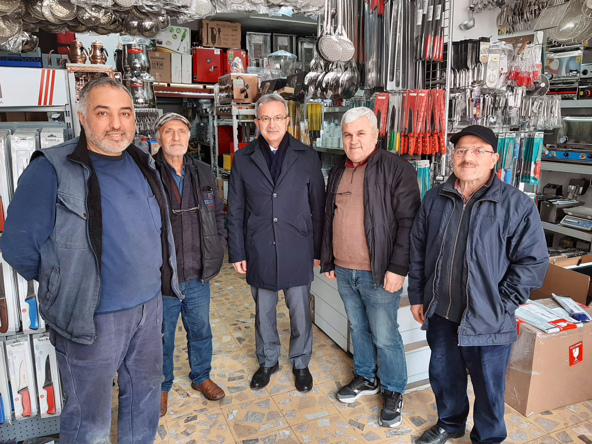 Adnan Köşker Gazetemizi Ziyaret Etti Adnan Köşker Gazetemizi Ziyaret Etti