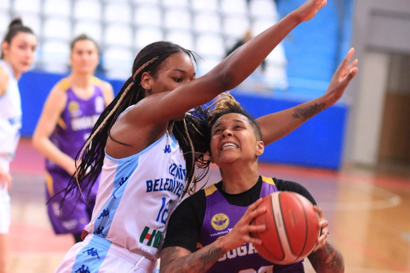 TKBL: İzmit Belediyespor: 72 – Tourism & Boğaziçi Basketbol: 70