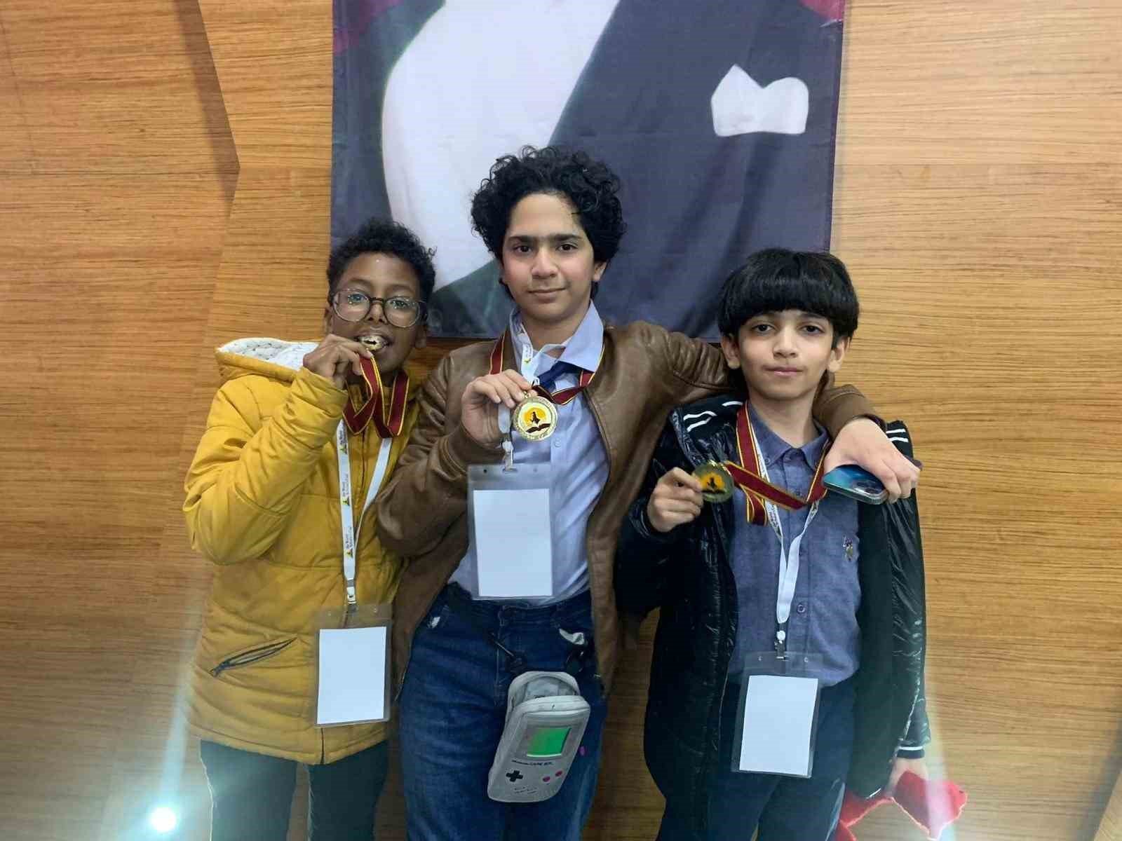 İlkokul ve lise öğrencilerinin “World Scholar’s Cup” başarısı