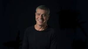 Levent Yüksel özlenen şarkılarıyla Moda Kayıkhane’de
