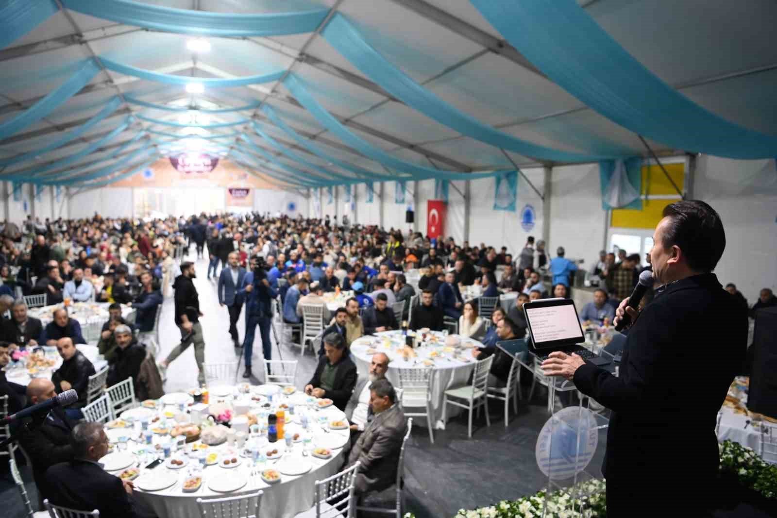 Tuzla’da belediye personelinin tamamına bin 500 lira bayram ikramiyesi