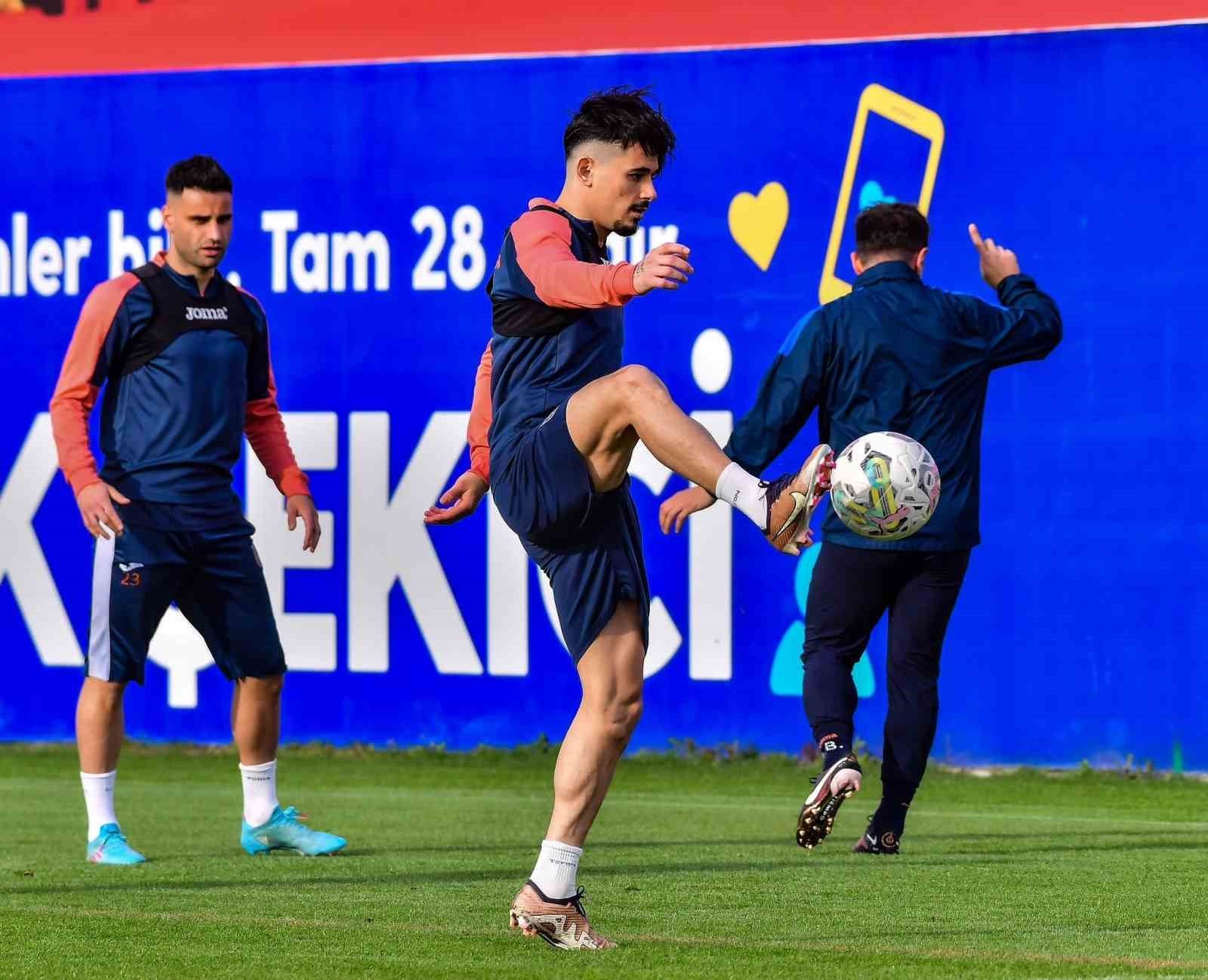Medipol Başakşehir, İstanbulspor maçı hazırlıklarını tamamladı