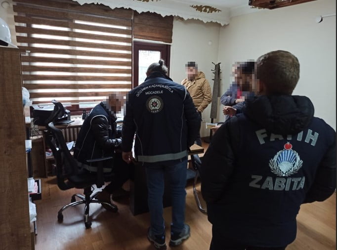 Fatih’te sahte belgelerle yabancı şahıslara ikamet alan iş yerlerine denetim: 1 milyon 3 bin 100 lira idari para cezası uygulandı