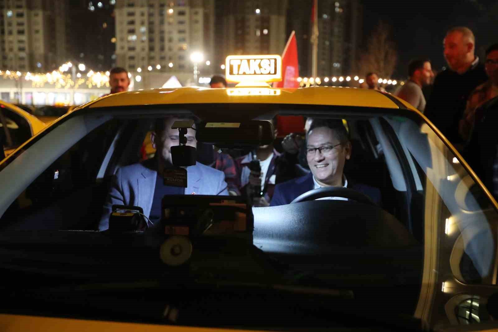 İstanbullu taksiciler, Başakşehir’in “gönül sofrası”nda buluştu