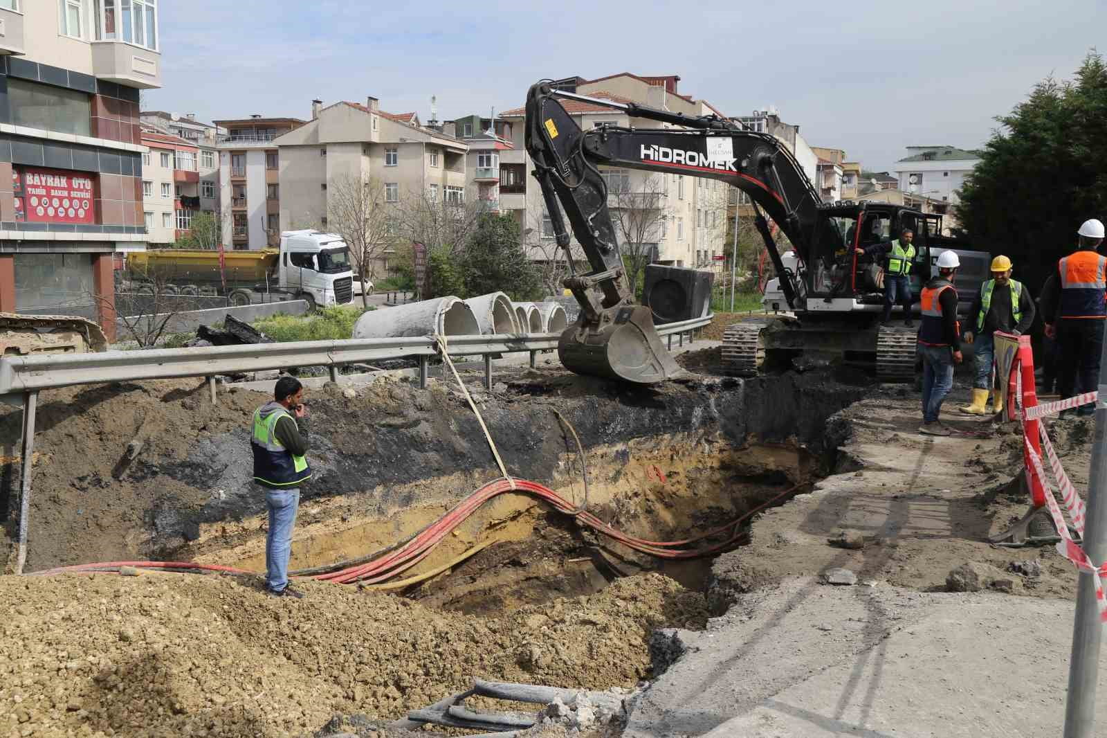 Büyükçekmece’nin çeyrek asırlık sorunu, İSKİ ve Belediye ekiplerinin ortak projesi ile 8 günde çözüme ulaştı