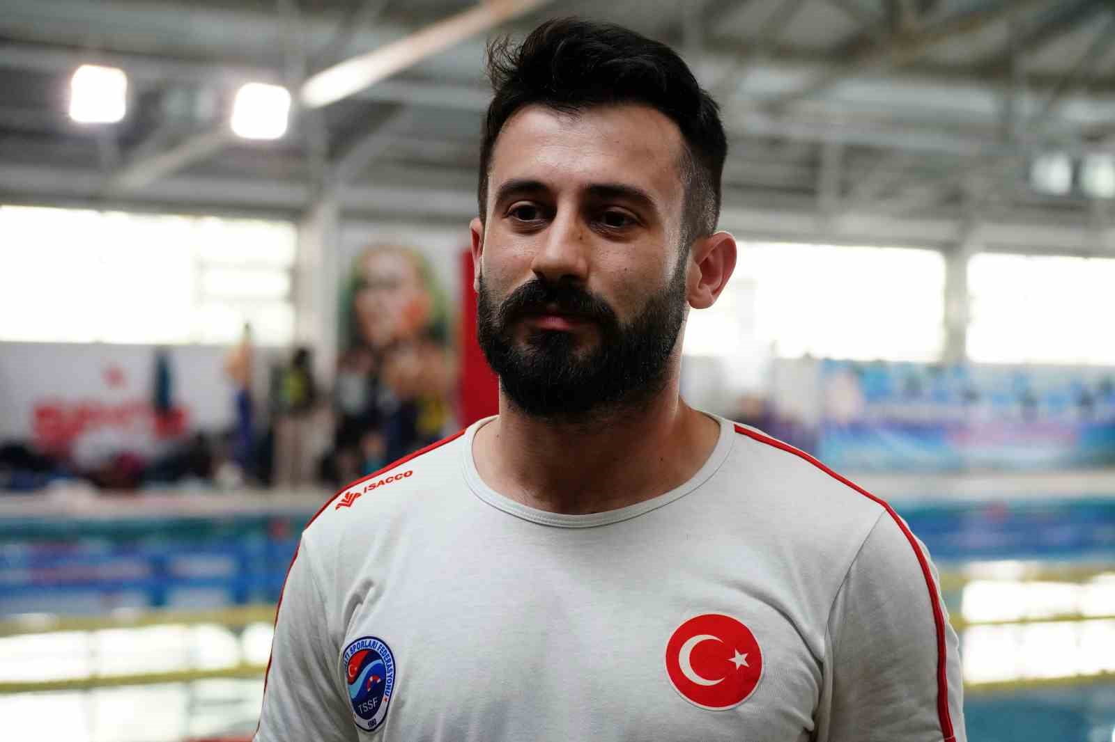 Paletli Yüzme Büyükler ve Gençler Türkiye Şampiyonası İstanbul’da yapıldı
