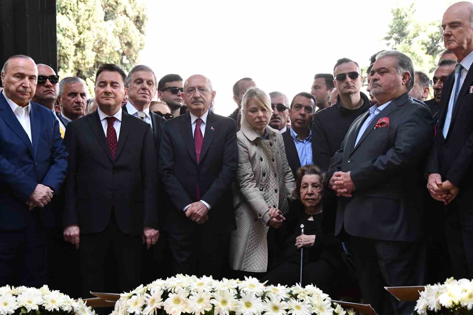 Kılıçdaroğlu: “Rahmetli Özal, Başbakanlığı döneminde Türkiye’yi krizden çıkarmayı başardı”
