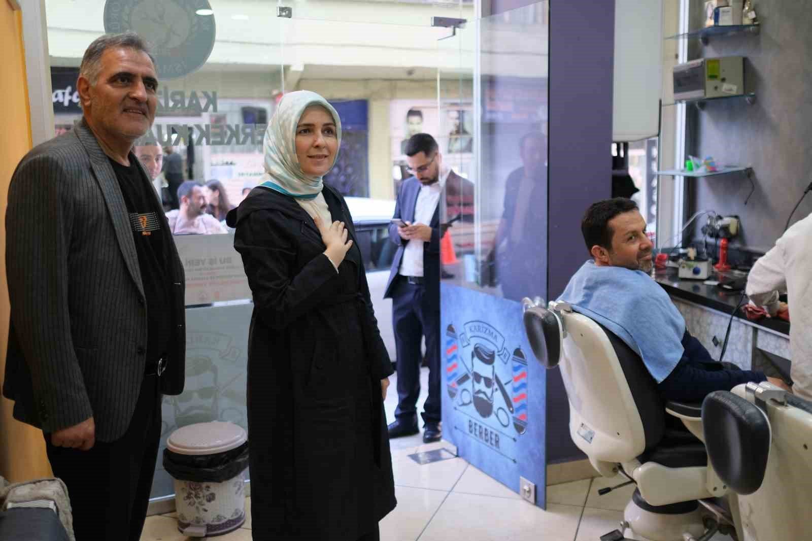 AK Partili vekil adayları Kağıthane’yi sokak sokak ziyaret ediyor