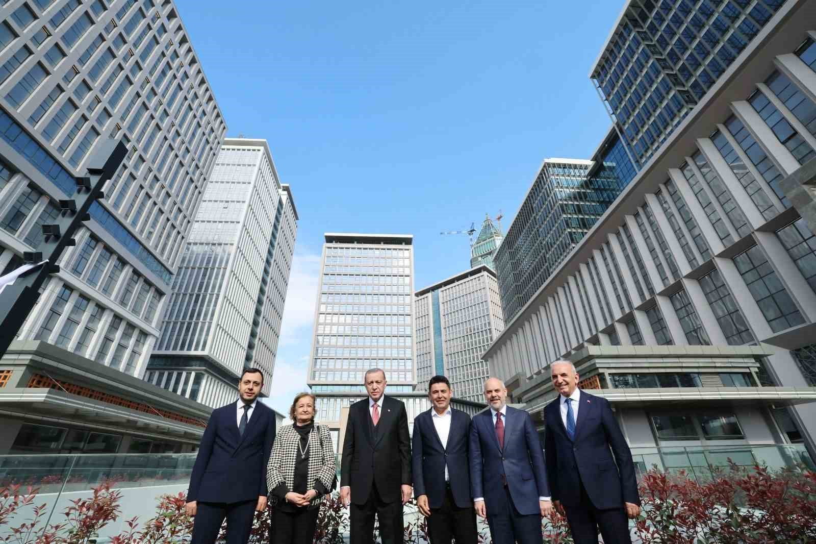 Ümraniye’nin parlayan yıldızı İstanbul Finans Merkezi açıldı