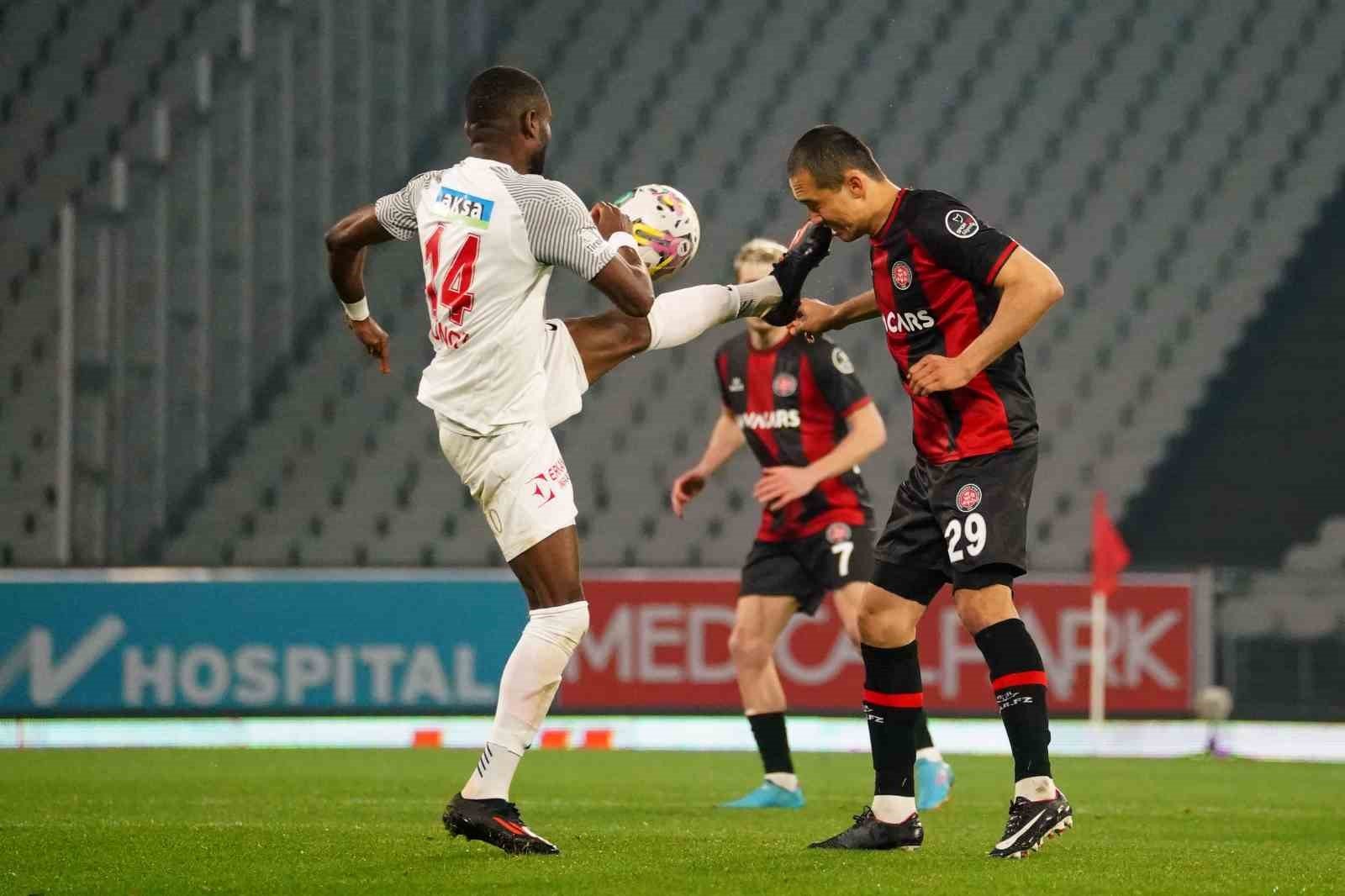 Otabek Shukurov ve Emiliano Viviano, Galatasaray maçında yok!
