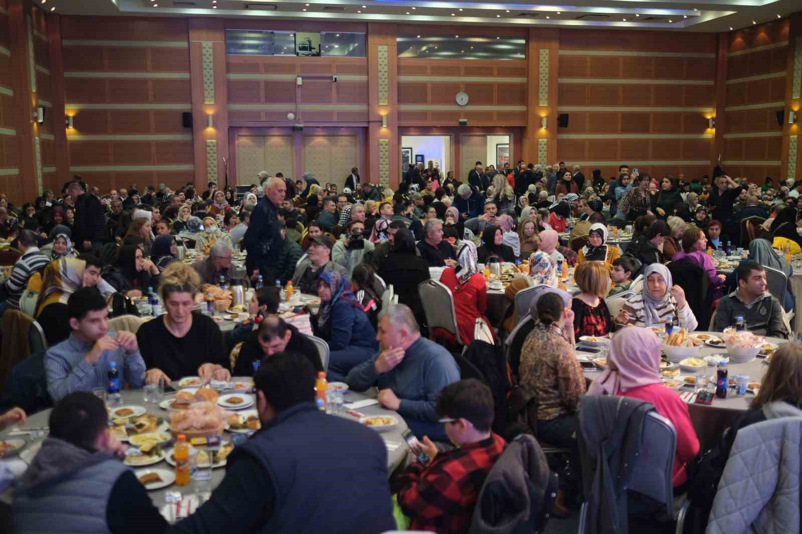 AK Parti İl Başkanlığında ‘engelsiz iftar programı’ düzenlendi