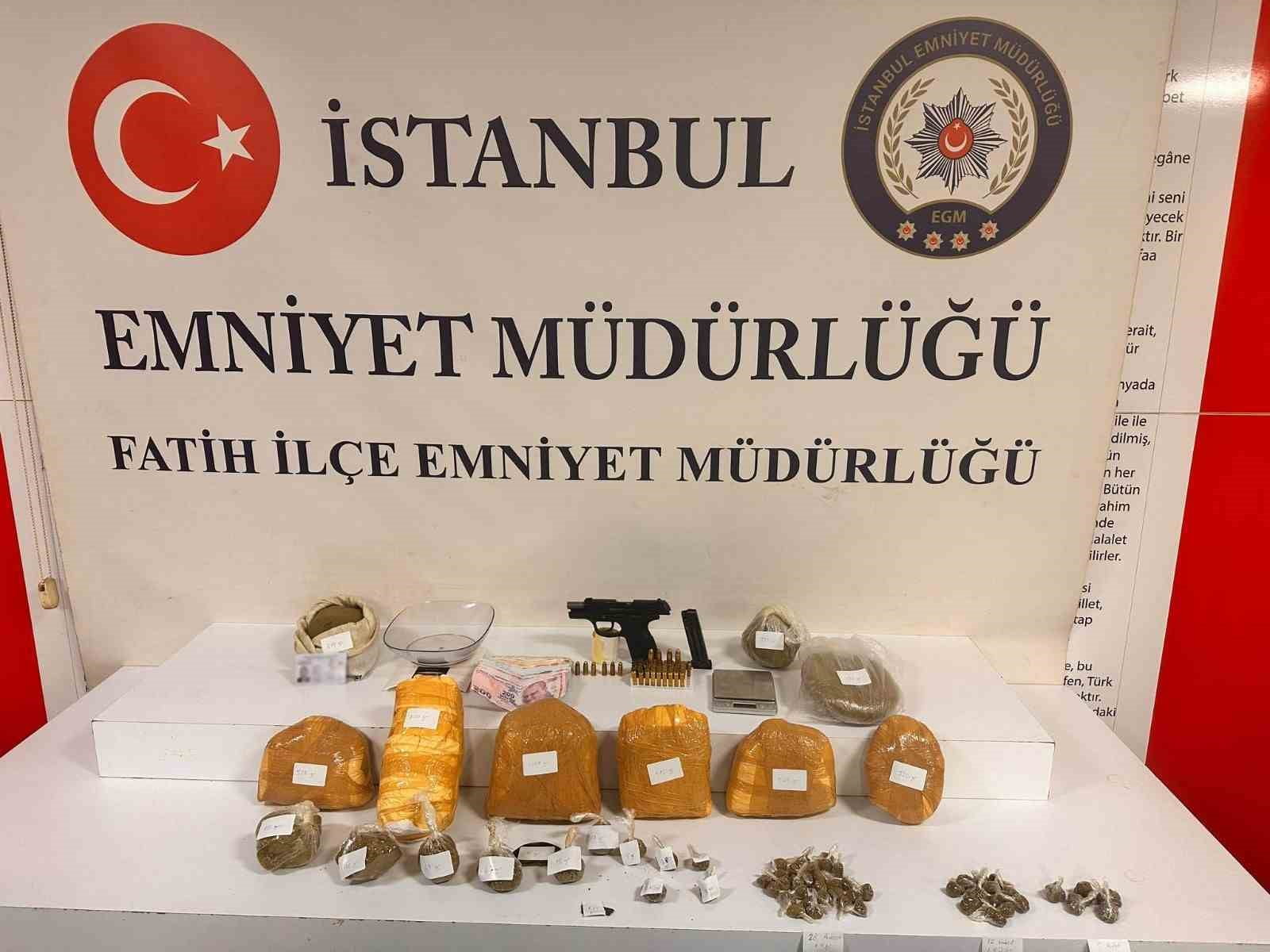 Fatih’te ‘torbacı berbere’ operasyon