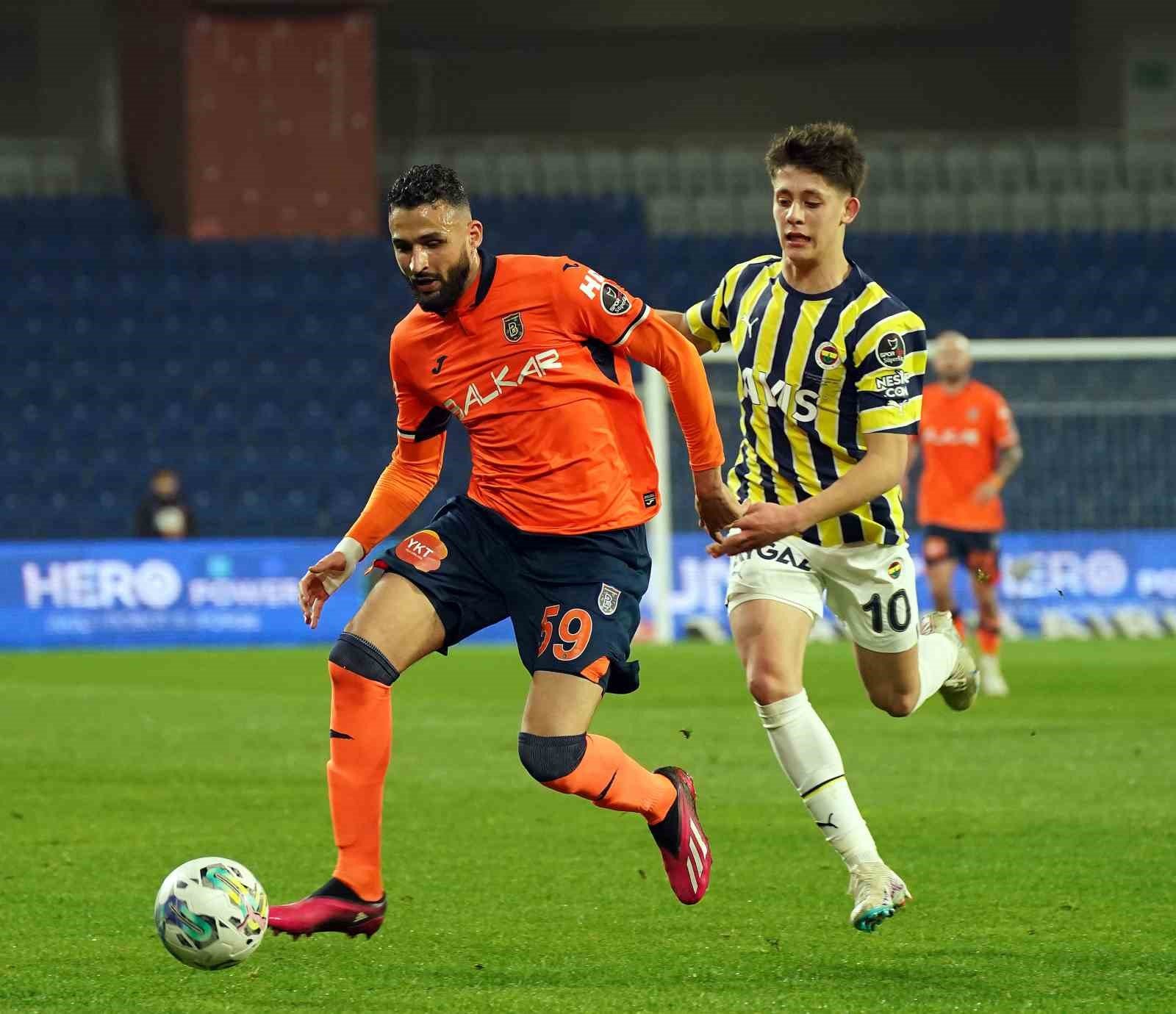 Başakşehir’de 3 futbolcu cezalı duruma düştü