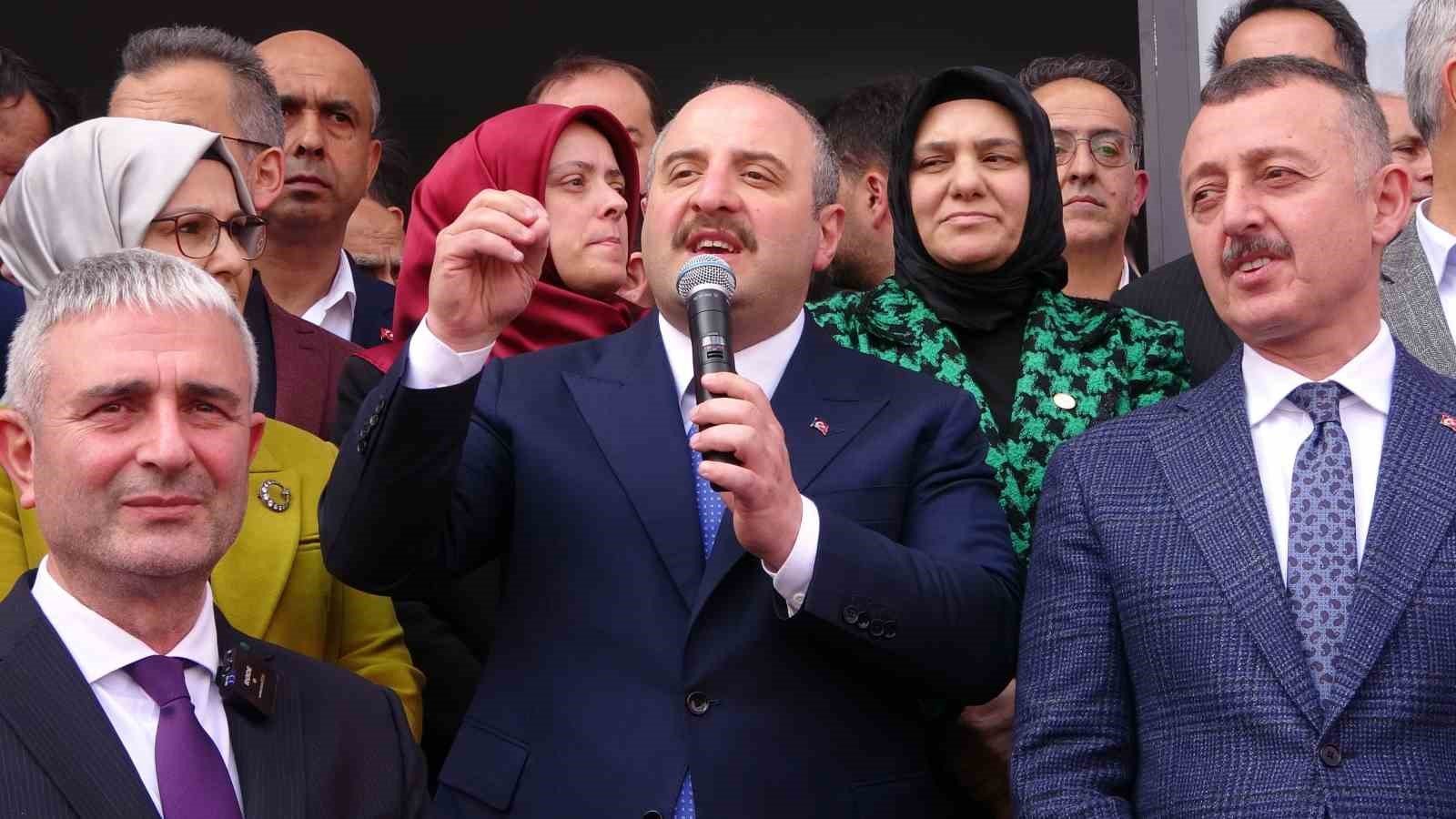 Bakan Varank: “Türkiye gemisini yolunda tutabilecek bir tane kaptan var”