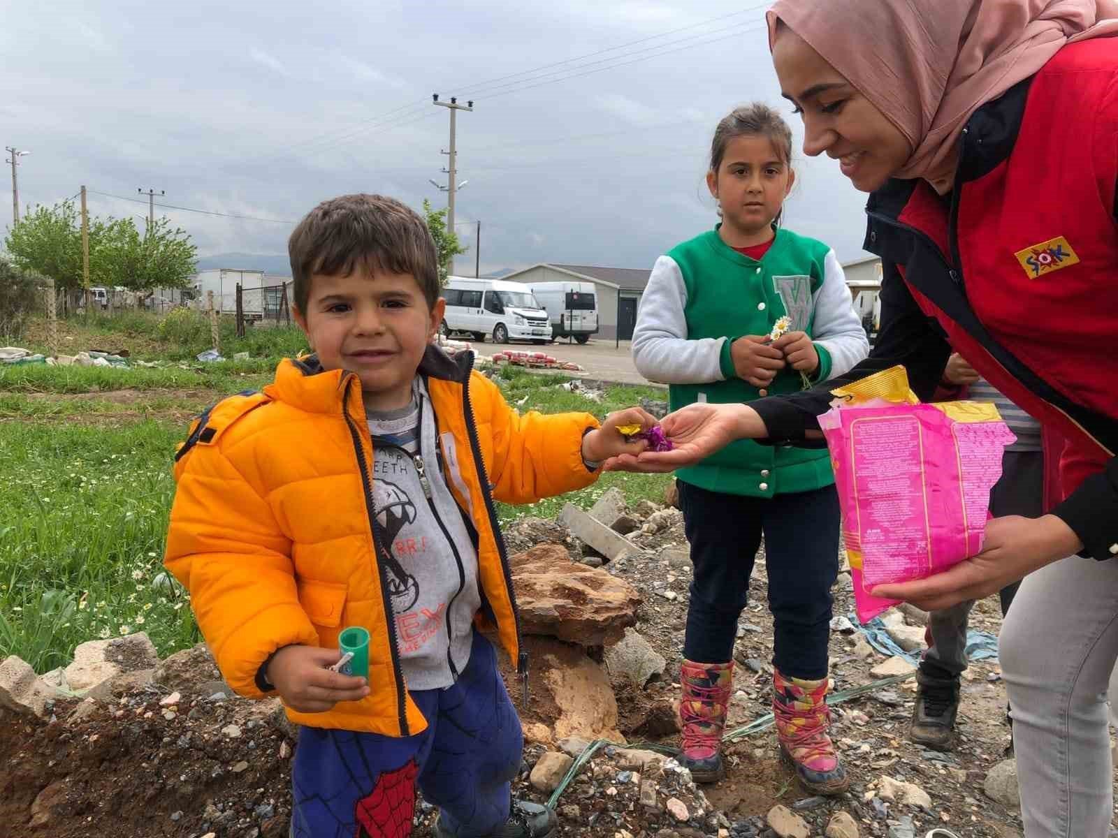 ŞOK Marketlerden deprem bölgesinde bayramlaşma