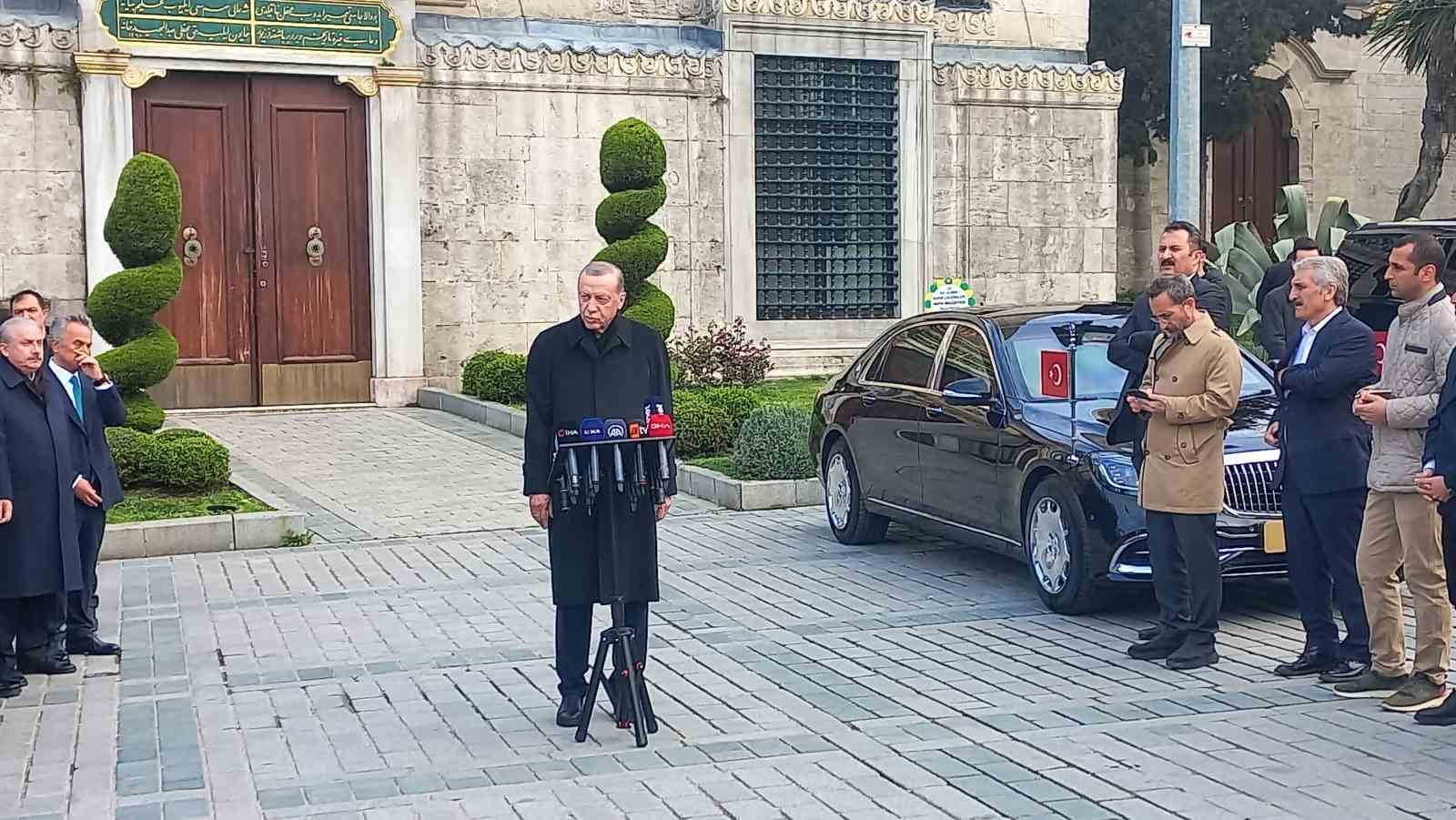Cumhurbaşkanı Erdoğan bayram namazını Ayasofya’da kıldı