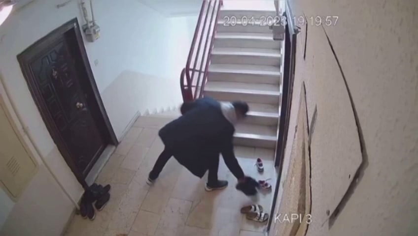 İstanbul’da bayram arifesinde hırsızlık kamerada: Askıdaki çamaşırları ve kapıdaki ayakkabıları çaldılar