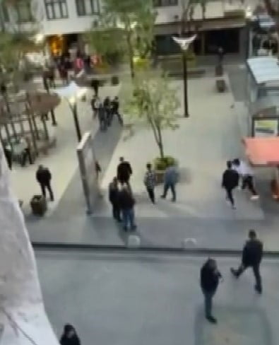 Yan bakma kavgası kanlı bitti: 4 yaralı