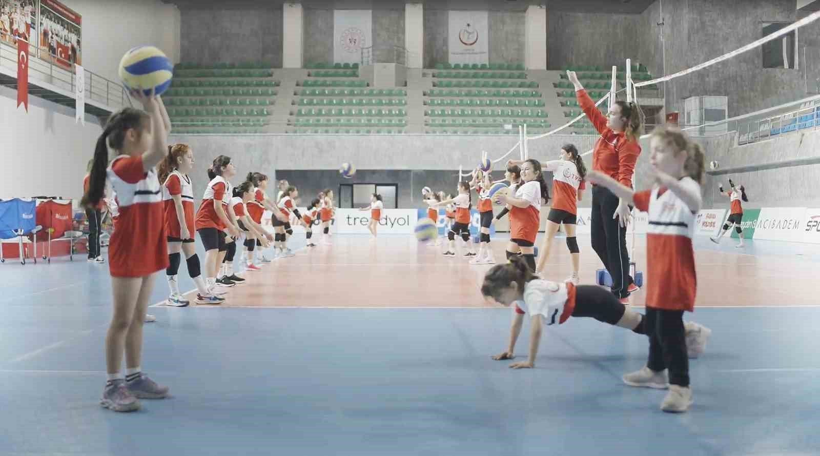 Trendyol, çadır kentlerde çocukları voleybolla buluşturacak