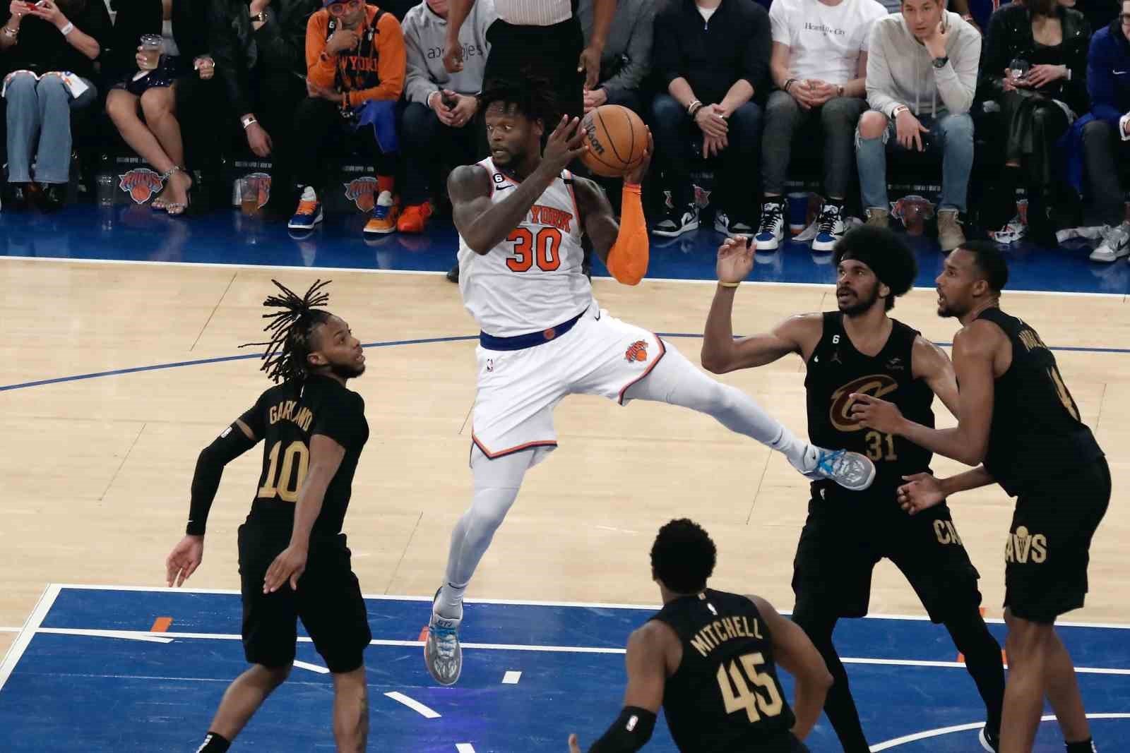 New York Knicks, Cleveland Cavaliers’a karşı 2-1 öne geçti