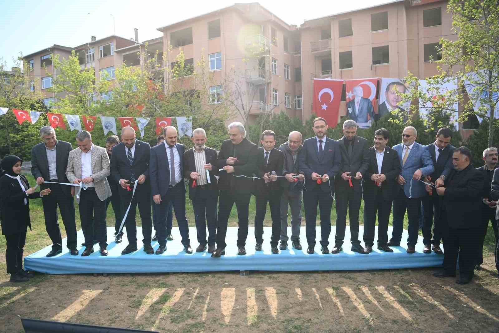 Tuzla’da bulunan Penguen Sitesine ilk kazma Cumhurbaşkanı Erdoğan’ın talimatıyla vuruldu