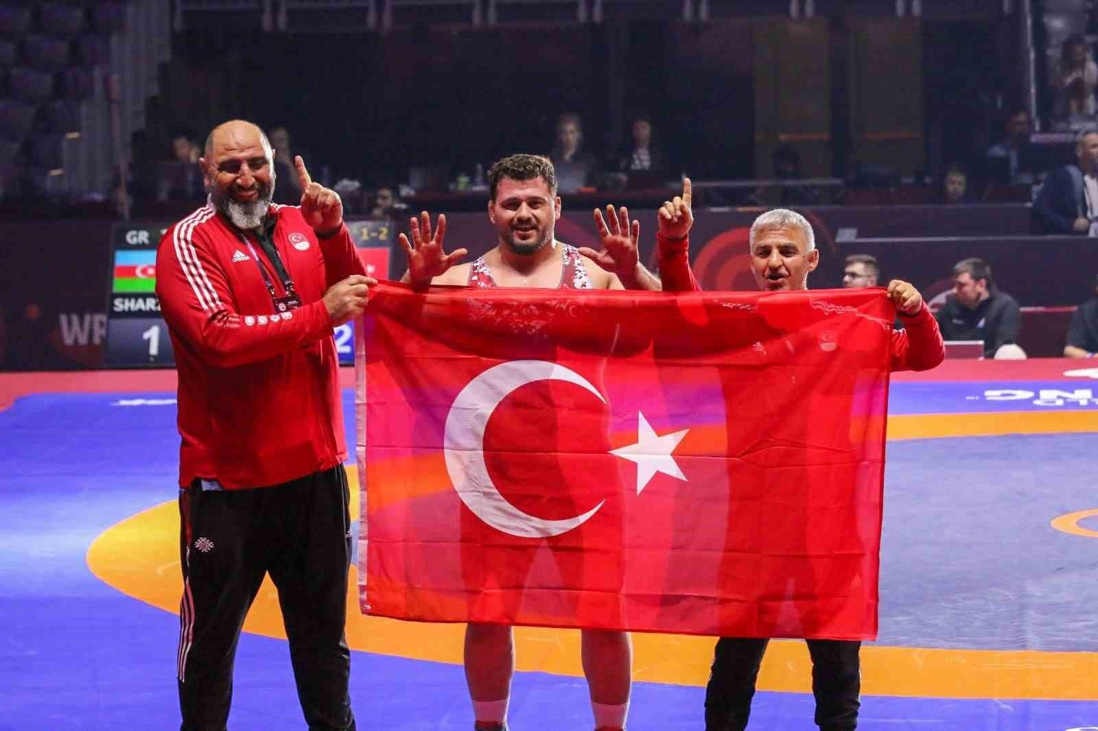 Rıza Kayaalp 12. kez Avrupa şampiyonu