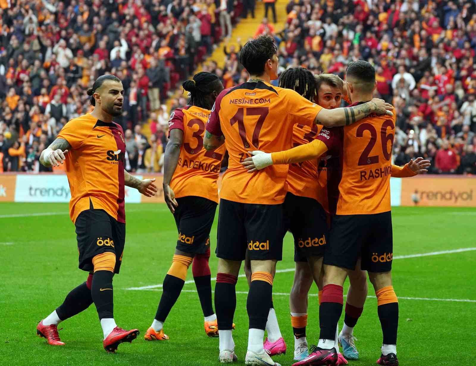 Spor Toto Süper Lig: Galatasaray: 1 – Karagümrük: 0 (Maç devam ediyor)