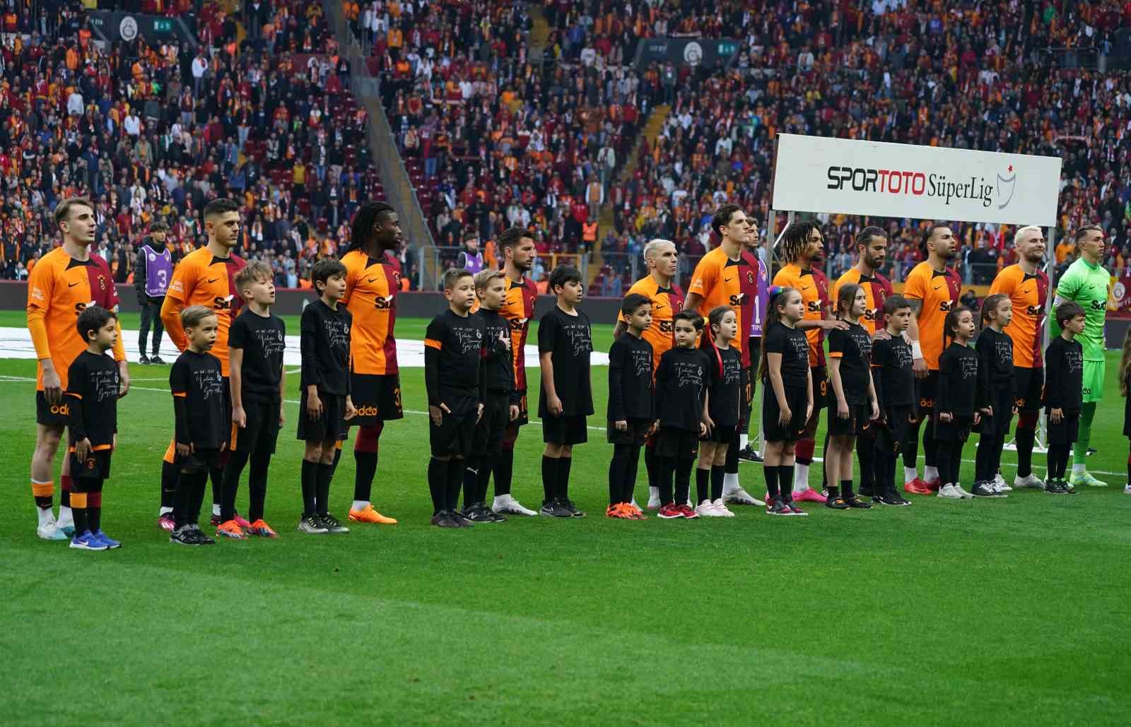 Galatasaray’da tek değişiklik
