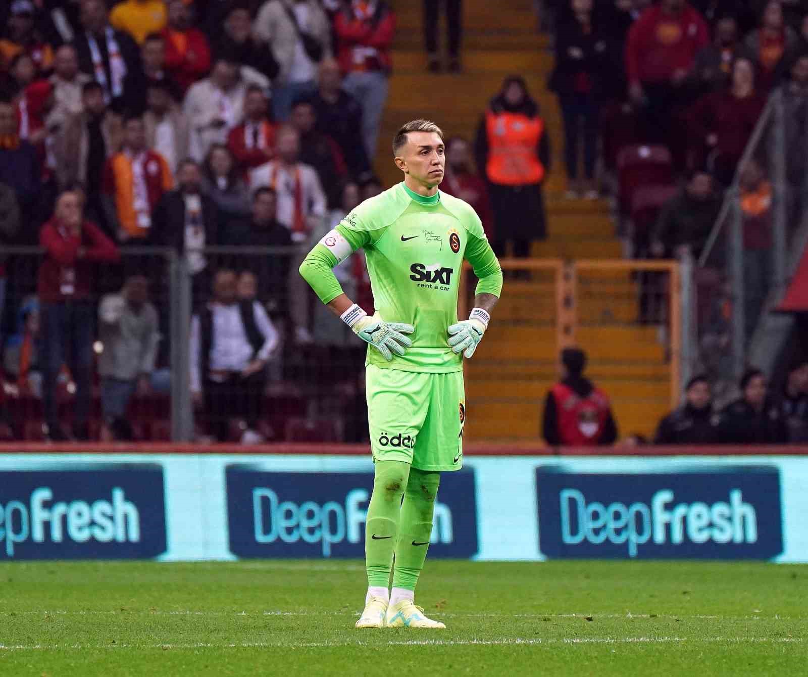 Spor Toto Süper Lig: Galatasaray: 2 – Fatih Karagümrük: 3 (İlk yarı)