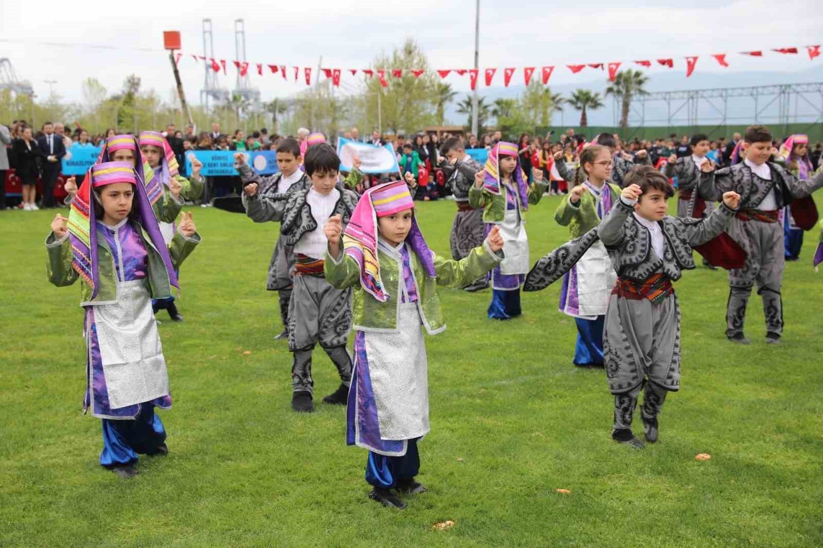 Körfez’de miniklerin muhteşem 23 Nisan gösterisi