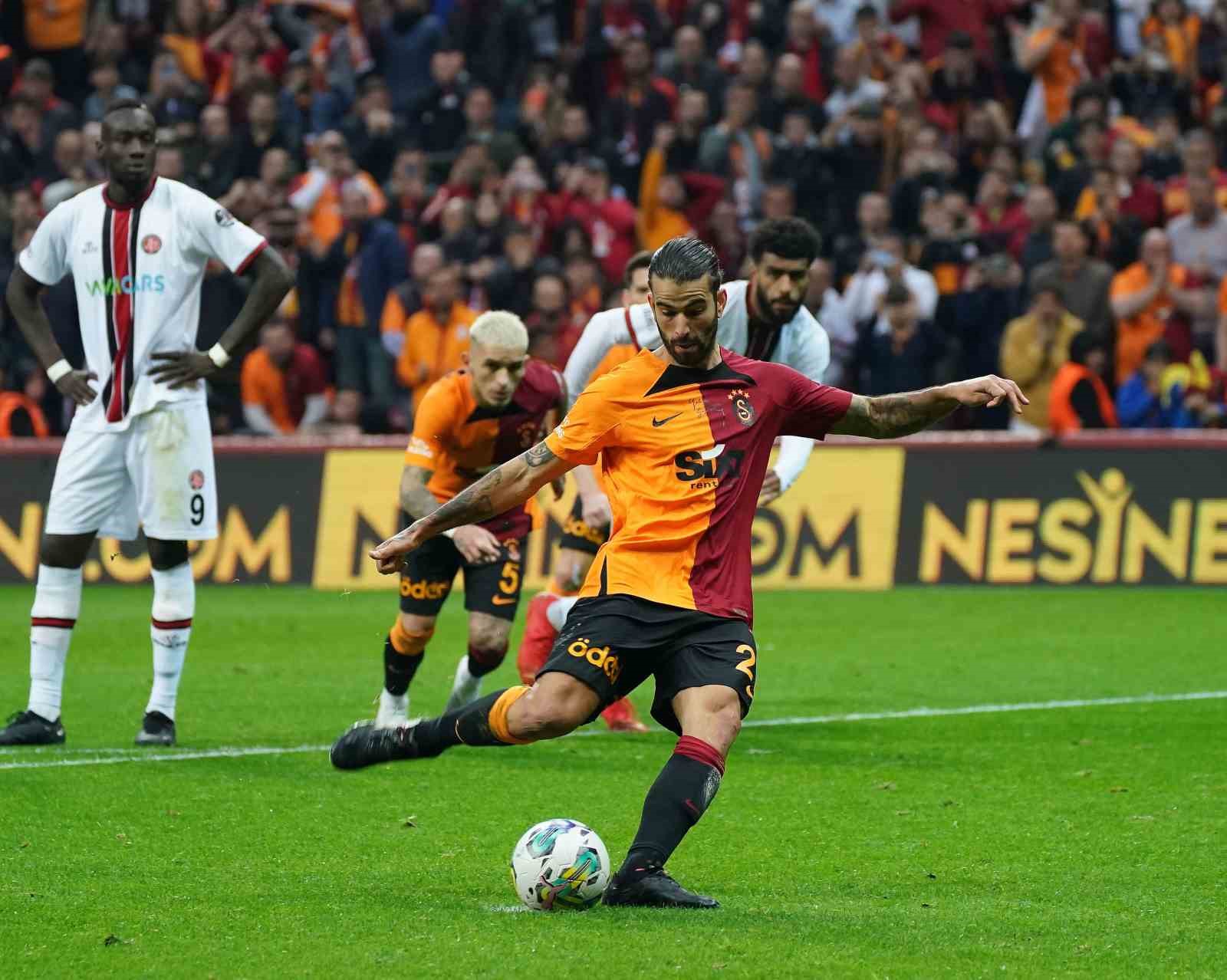 Sergio Oliveira 3. golünü kaydetti